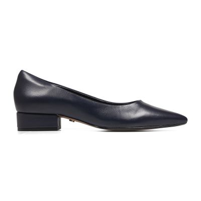 Simple hotsell black pumps