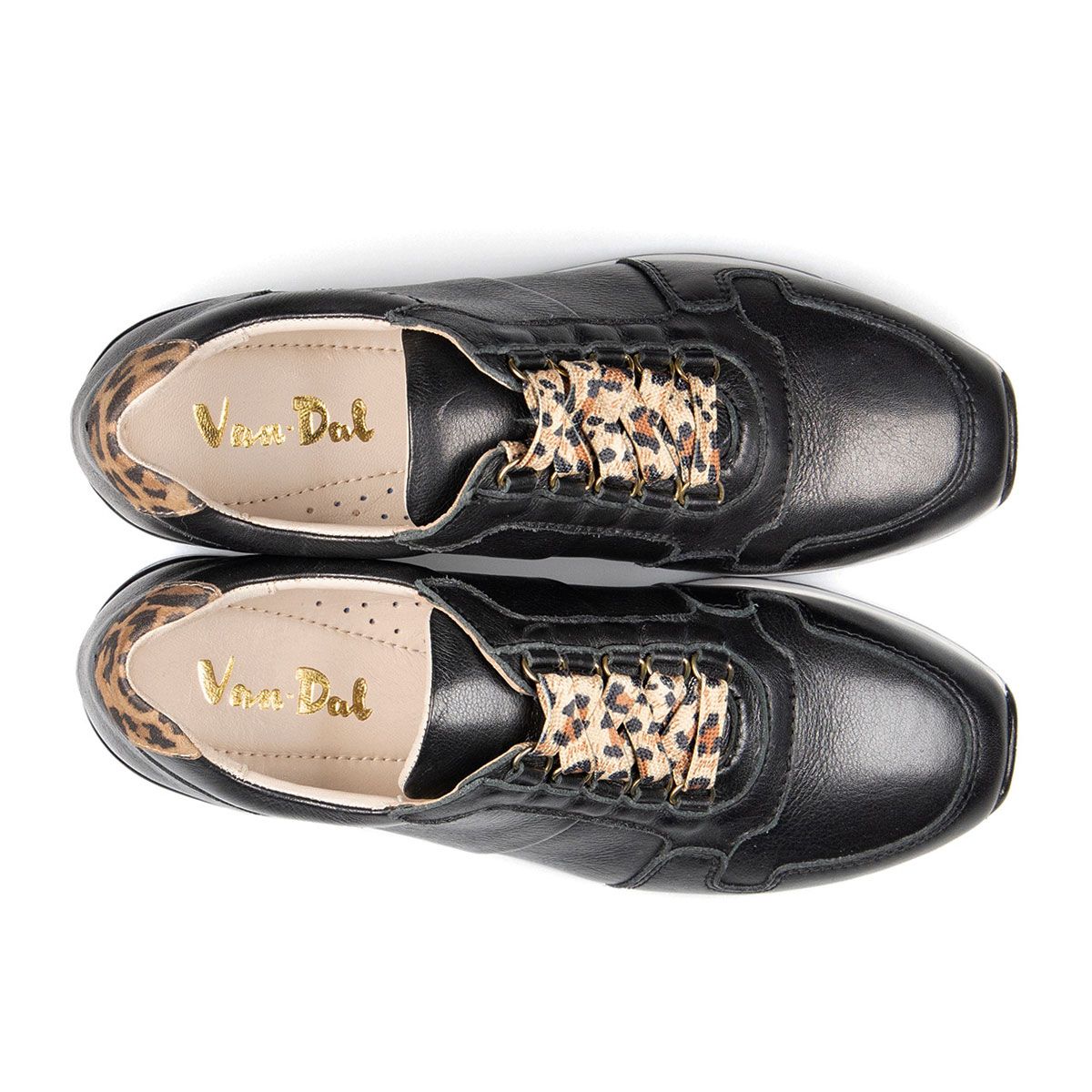 Van hotsell dal trainers