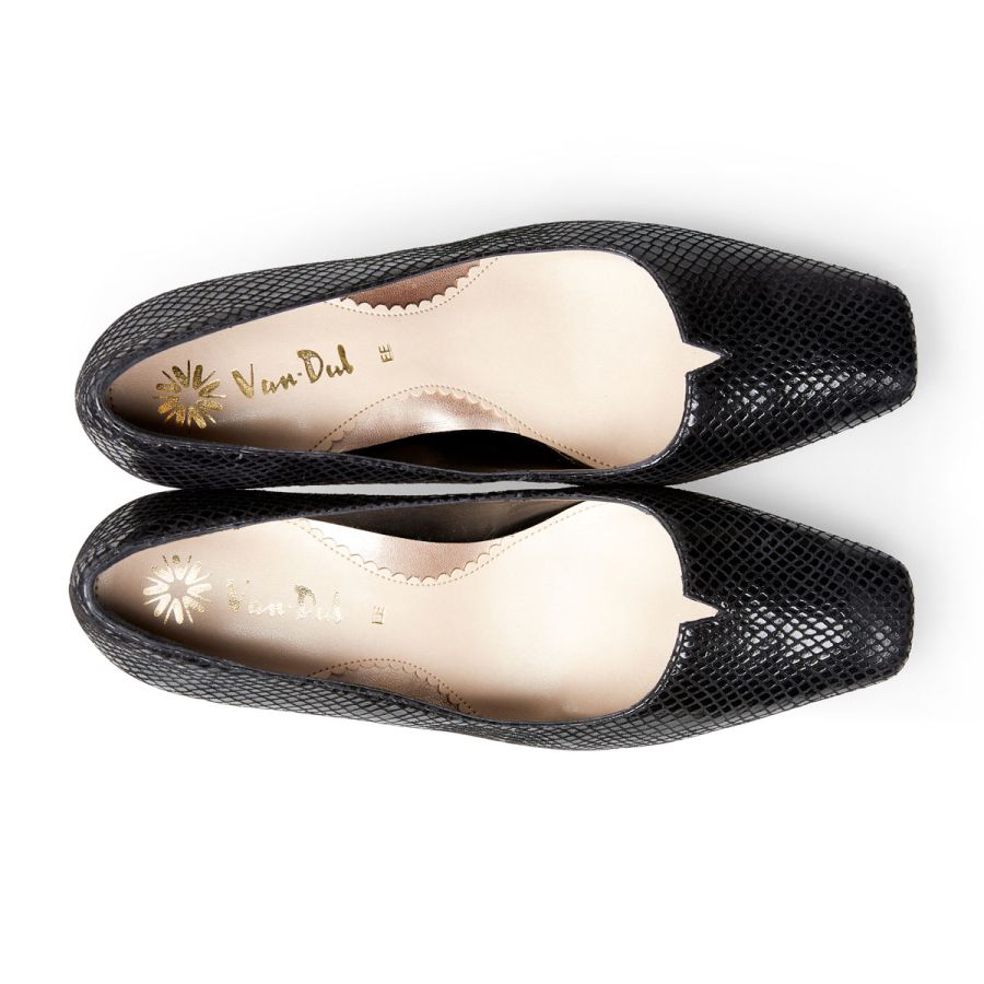 Ophelia - Black Python