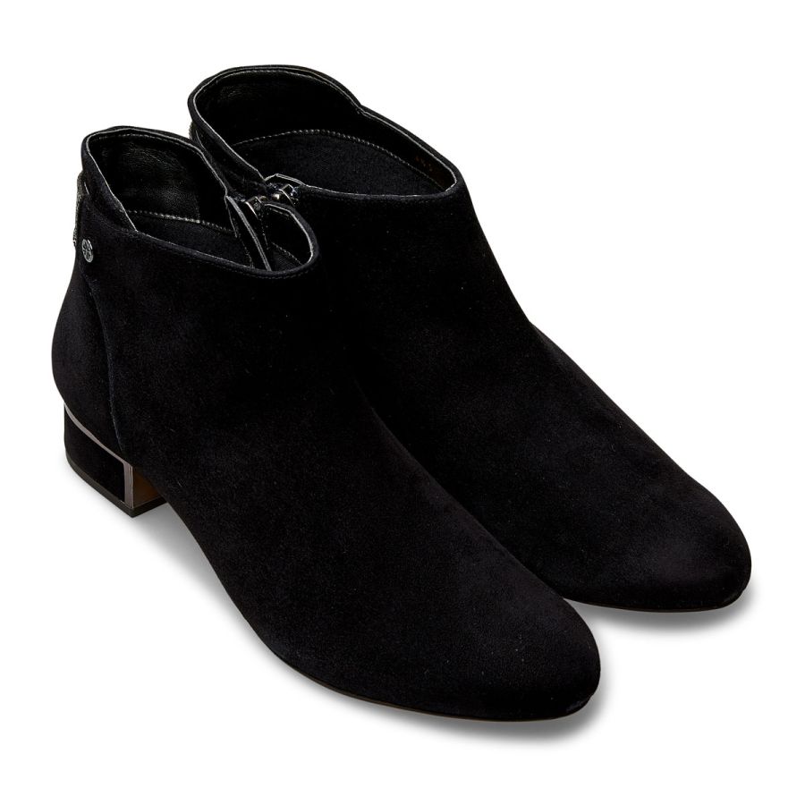 Fernshaw - Black Suede