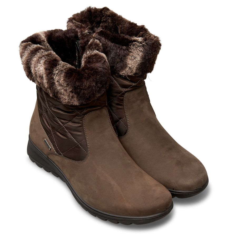Kia - Brown Nubuck