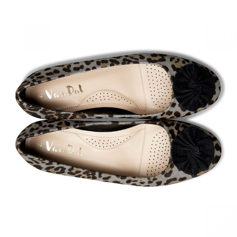 Cedar II - Grey Leopard