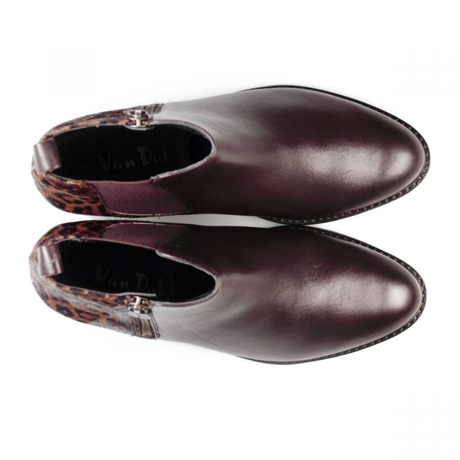 Barlow II - Conker / Animal Print