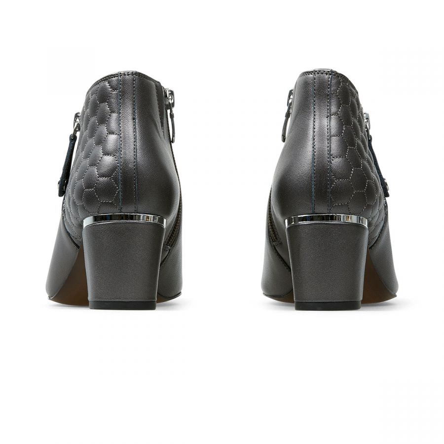 Arial IV - Anthracite