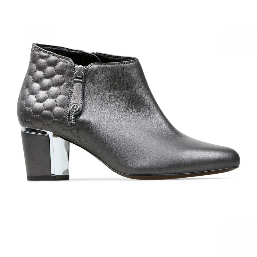 Arial IV - Anthracite