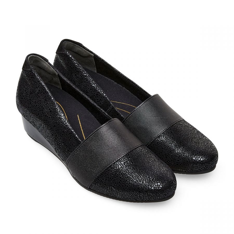 Caister - Black Crackle